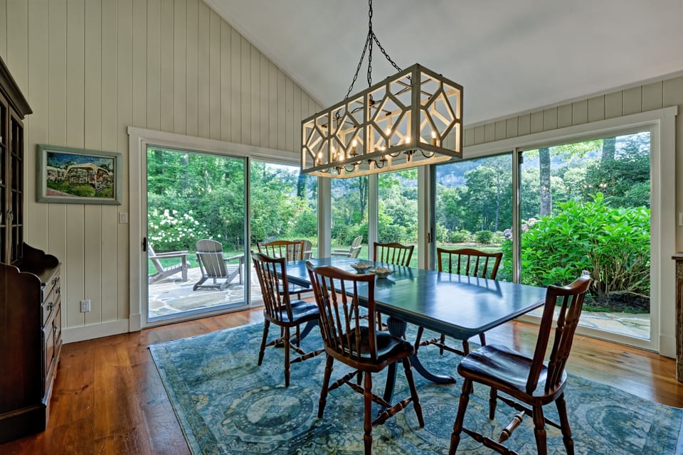 Dining Room - Seats Six