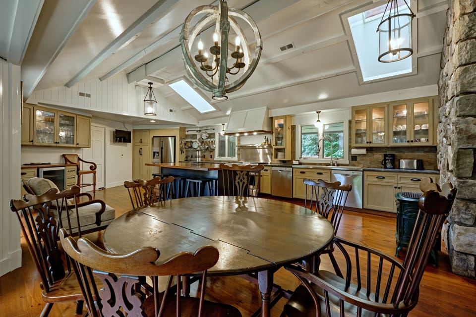Eat-In Kitchen Table Seats Six