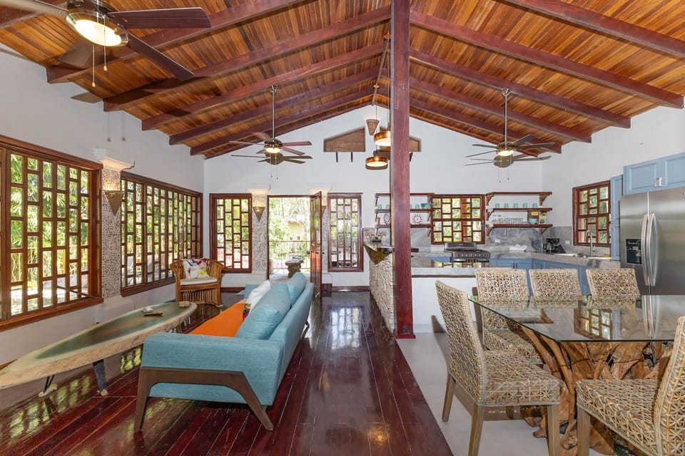 Restful Casa Quetzal Rainforest Retreat (1512)