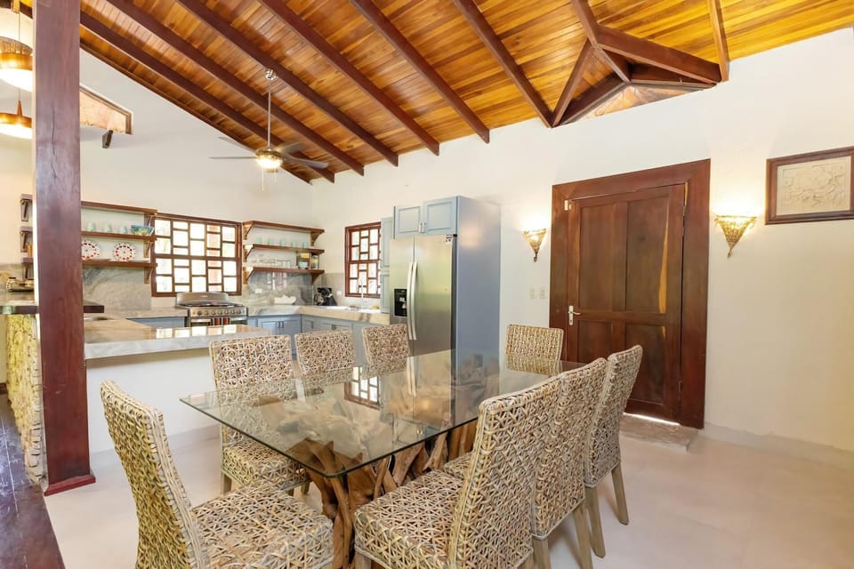 Restful Casa Quetzal Rainforest Retreat (1515)
