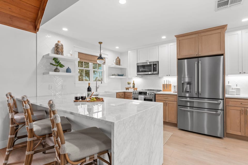 Full kitchen with attached-island