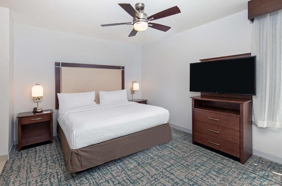 Bedroom. Interior and views may vary based on location and availability.