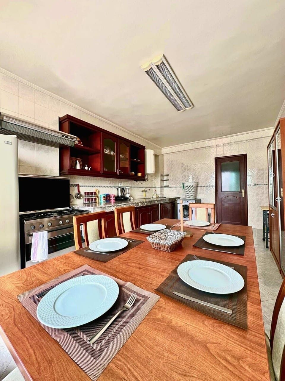 Full Stacked Kitchen with Essentials + Dining Table