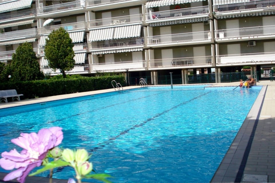 Holiday Home Swimming Pool
