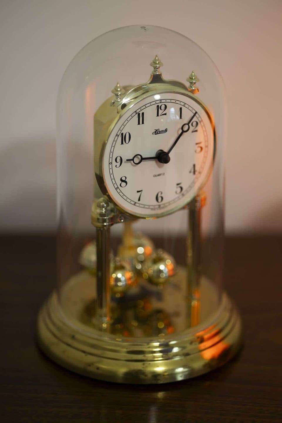 Decorative details / clock.
