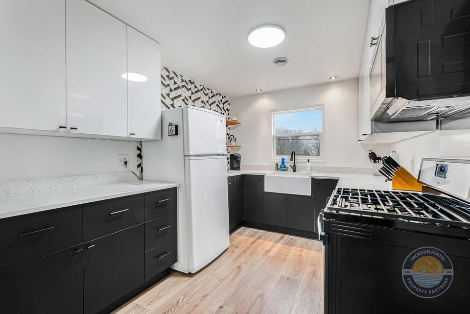 Cook up delicious meals in the fully equipped kitchen with modern appliances and plenty of counter space. Perfect for family breakfasts, quick lunches before the lake, or dinner together after a day exploring Lake Geneva.