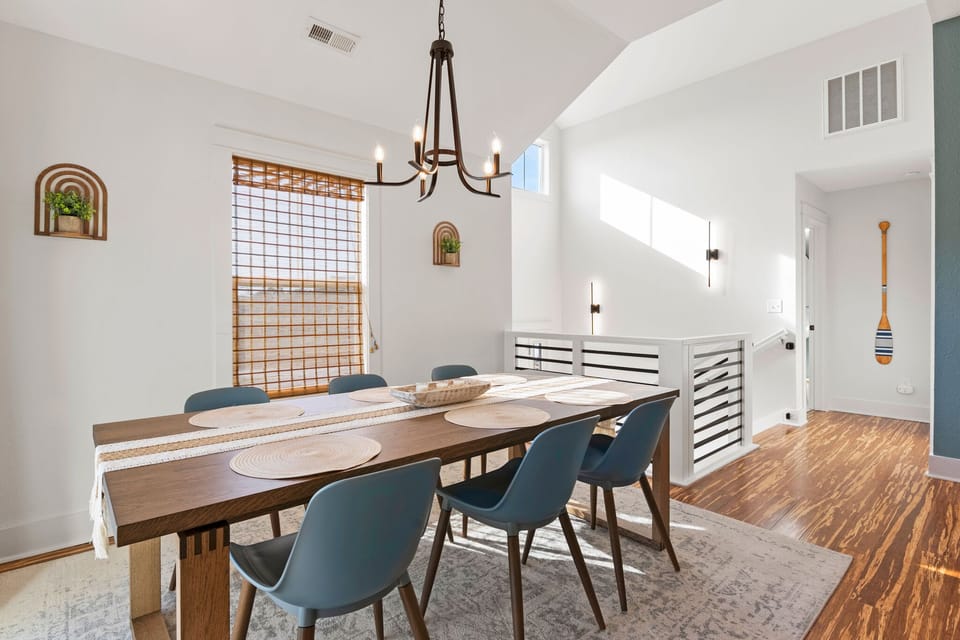 KDN5112: Work Trip | Top Level Dining Area