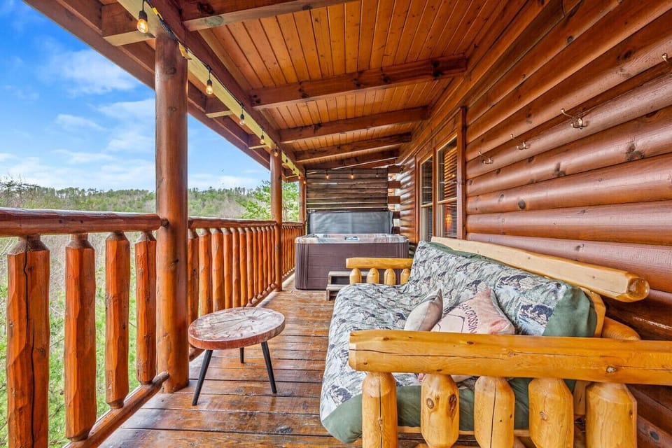 Guests at Liam`s Landing have access to the seasonal community swimming pool.