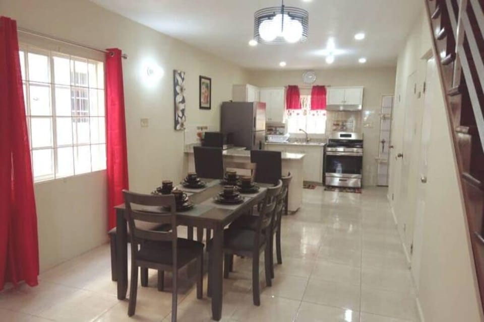 ...PROPERTY VIDEOS ON TIKTOK @MIRANDO_PLACE_JAMAICA