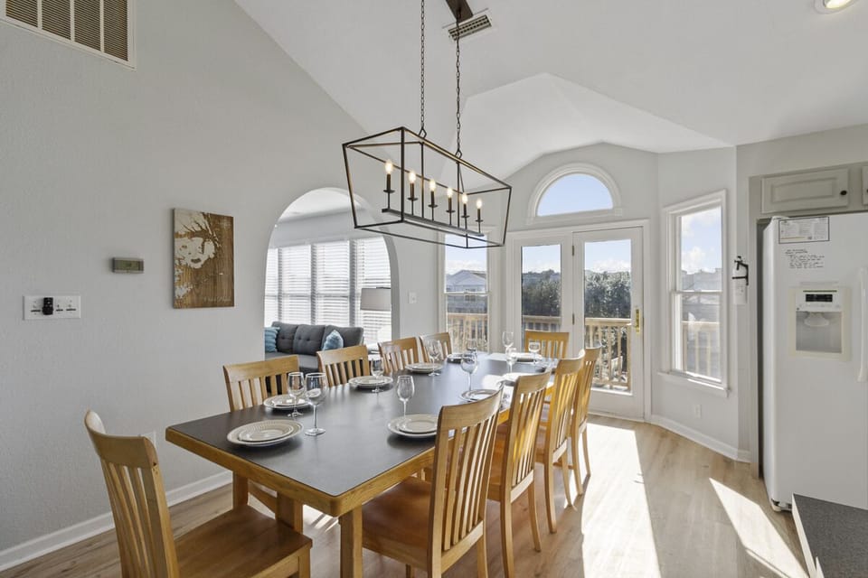 Top Level Dining Area
