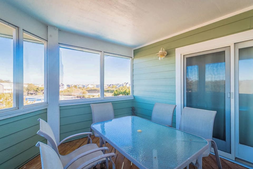 Top Level Screened in Porch