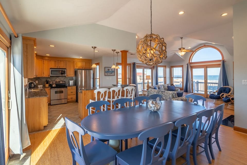 Top Level Dining Area