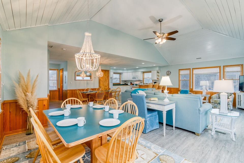 Top Level Dining Area