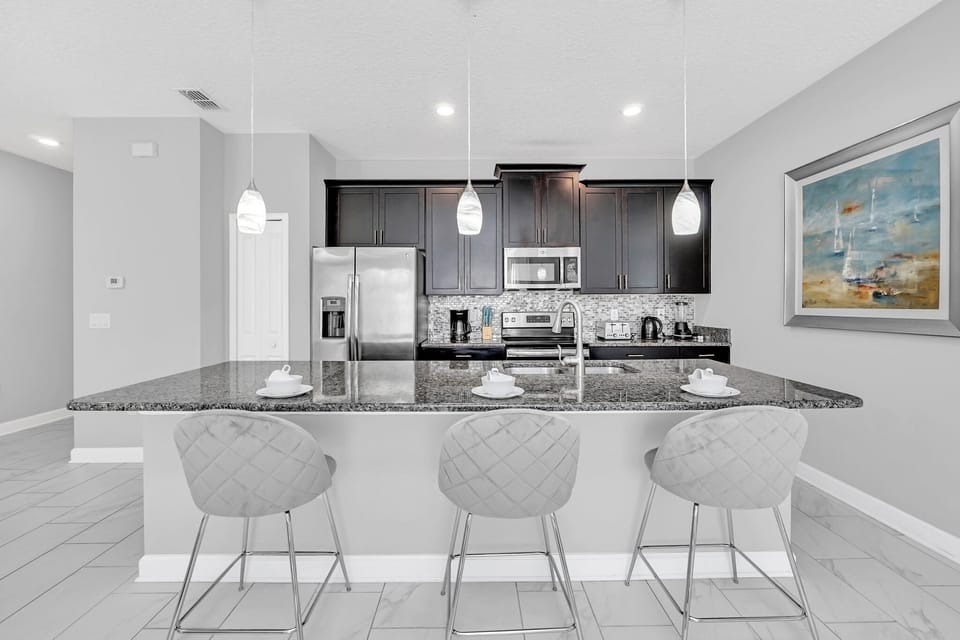 11-web-or-mls-4876-romeo-cir