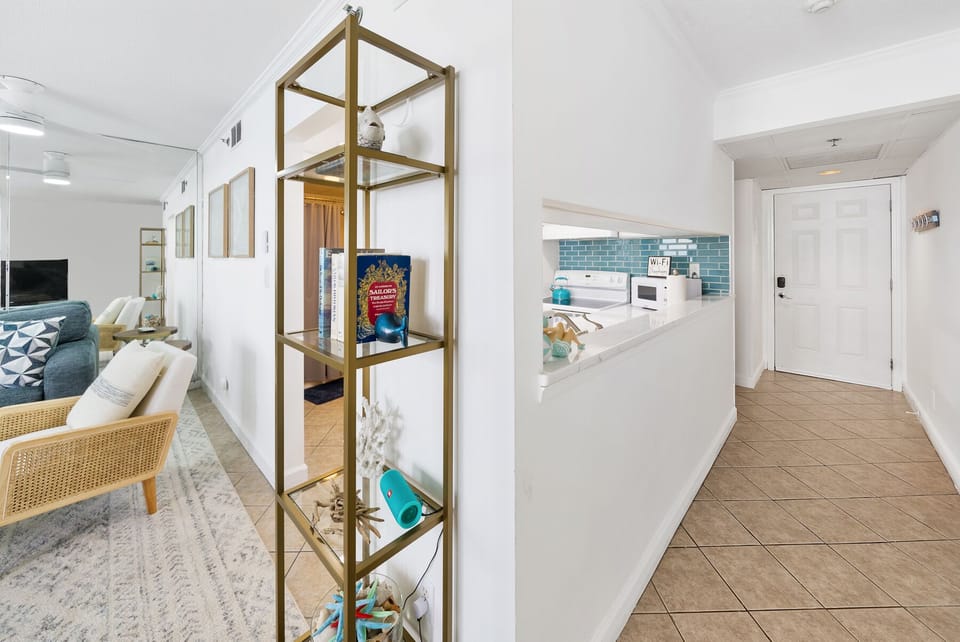 Well-equipped kitchen, perfect for cooking and staying in.

