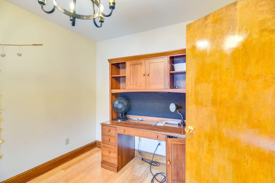 Bonus Room | 2 Twin Rollaway Beds + Crib Available