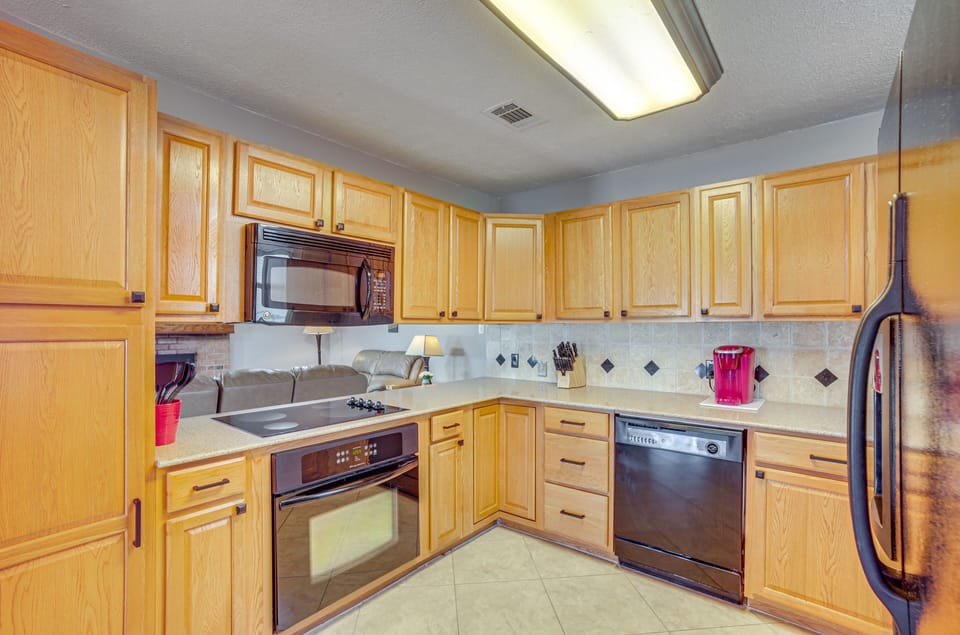 Kitchen | Keurig Coffee Maker | Dishwasher | Cooking Basics