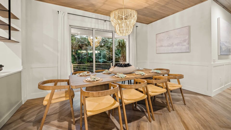 Dining Area - Seating for 10