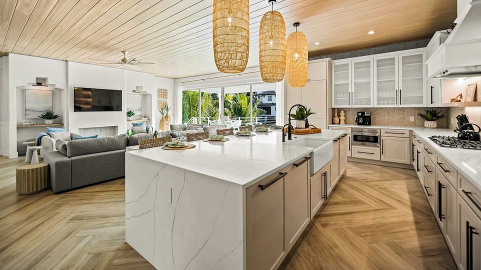 Kitchen - Oversized Refrigerator - (2) Dishwashers, Double Ovens, &amp; Large Gas Stove - Balcony Access