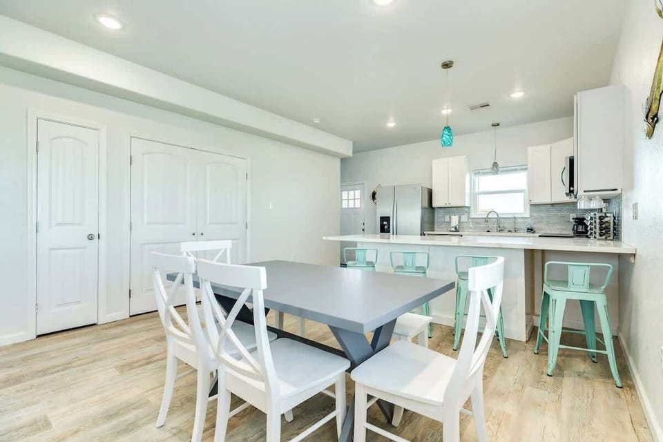 Dining and Bar Area