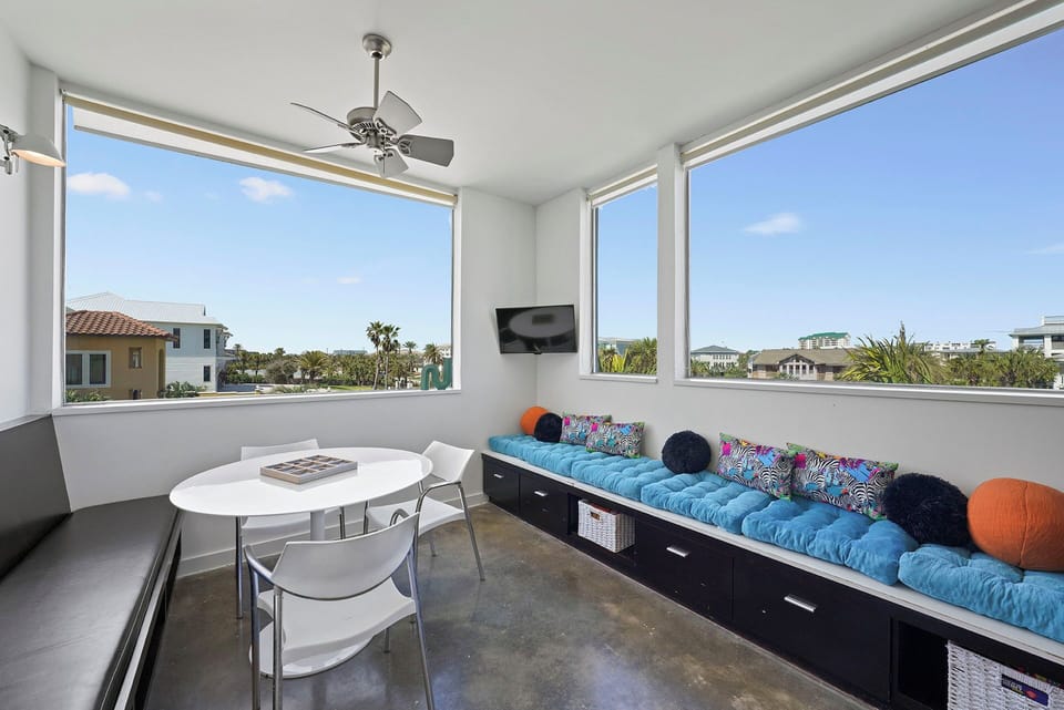 The White House of Holiday Isle - Destin - Seating Area