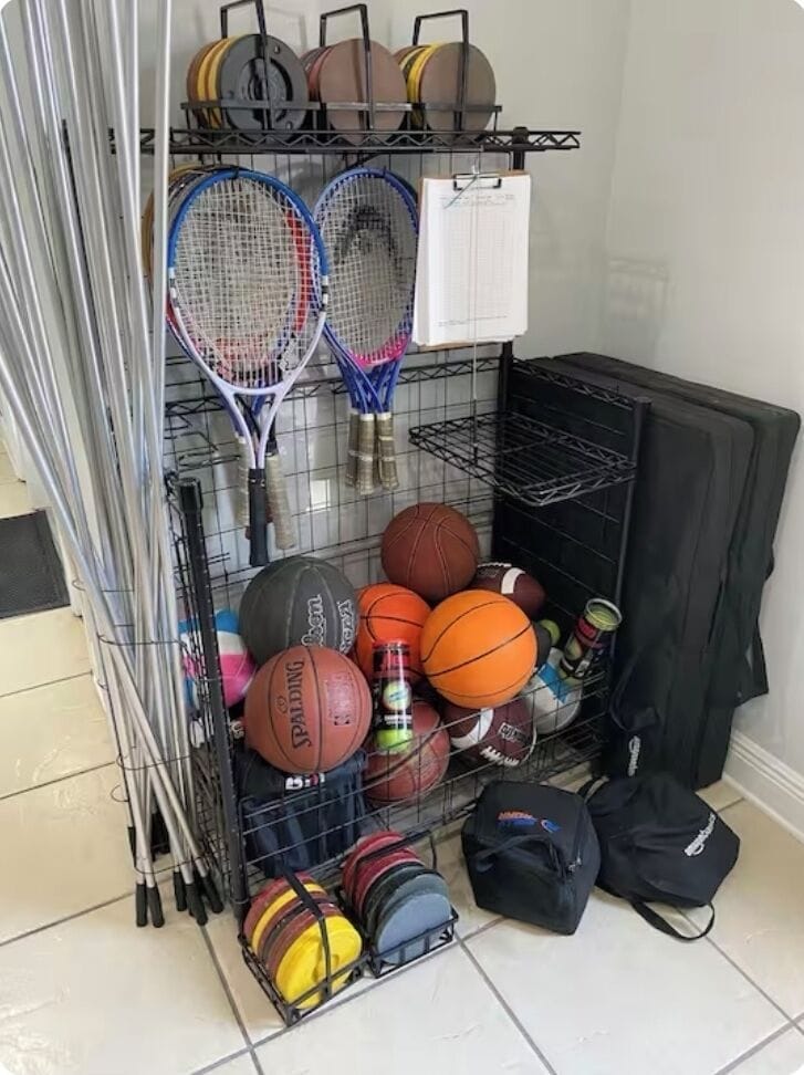 Sporting equipment can be borrowed from the rental office.