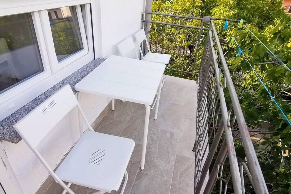 Balcony 2