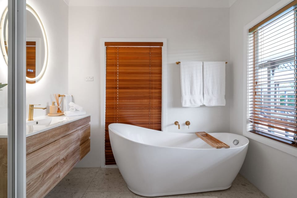Ensuite Master Bedroom 1