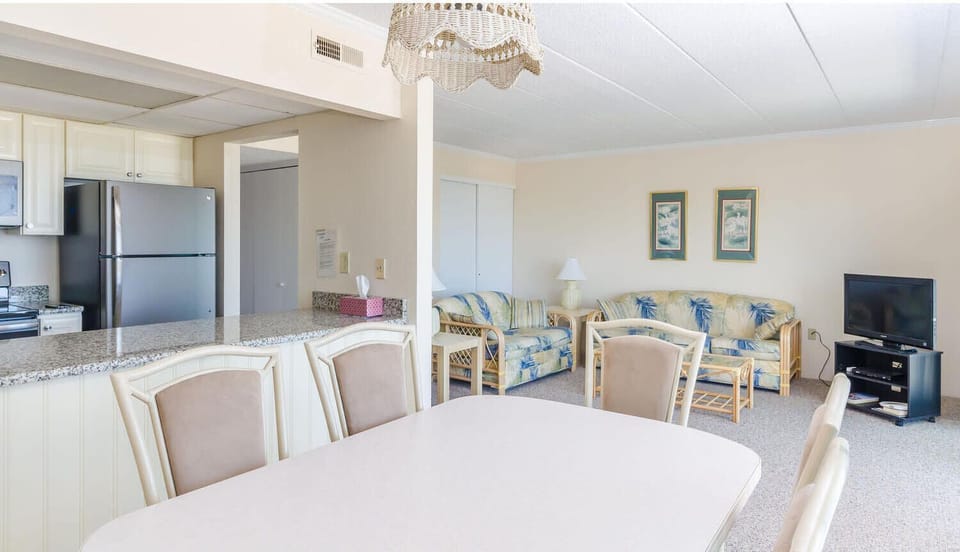Dining Room 03