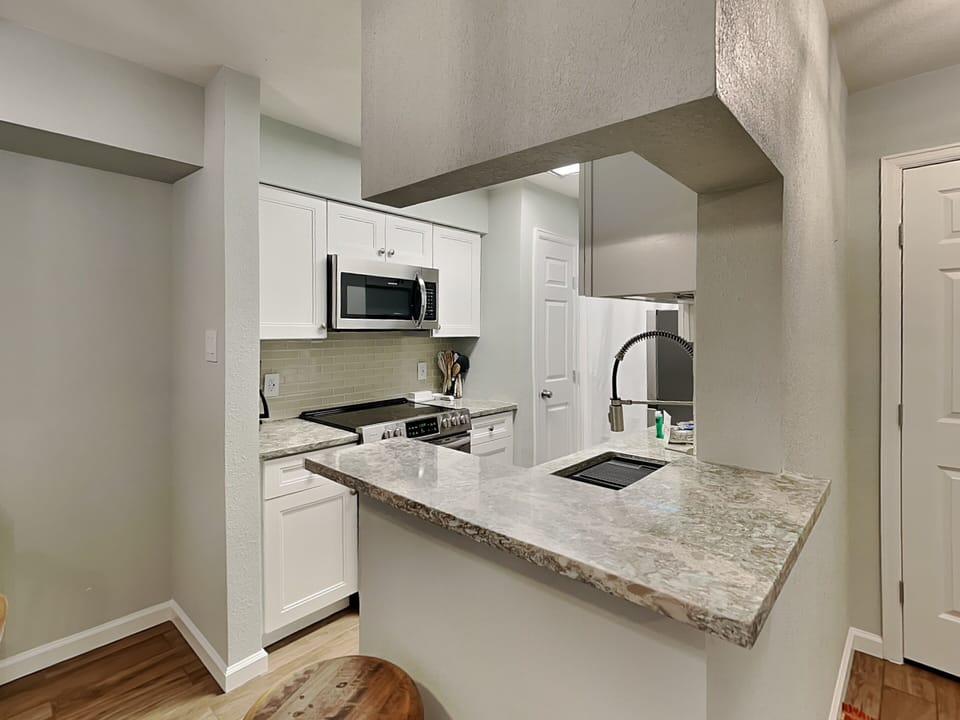 Full Kitchen