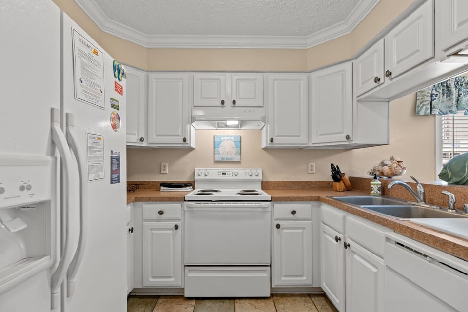 A fully stocked kitchen makes meal preparation a breeze.