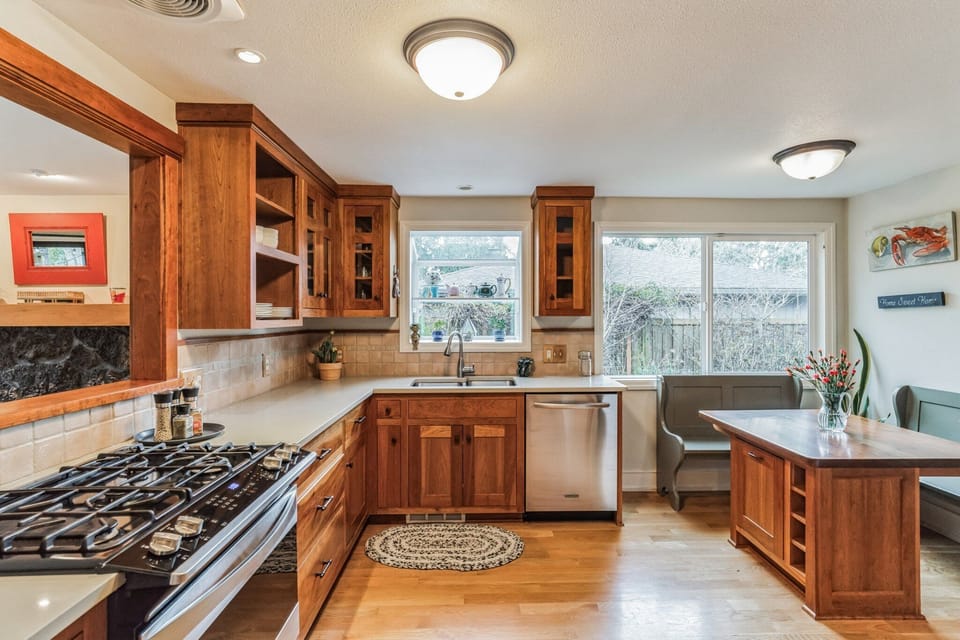 Indoors, Kitchen, Cooktop, Hardwood, Lamp