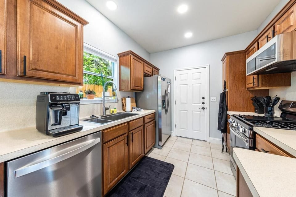 Kitchen (1)