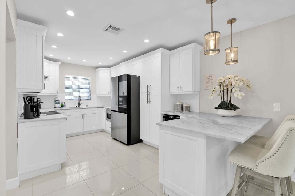 Fully stocked kitchen with all the utensils & pots/pans that you need
