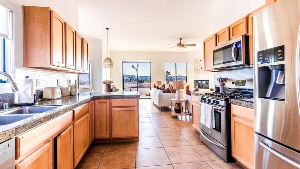Fully furnished kitchen