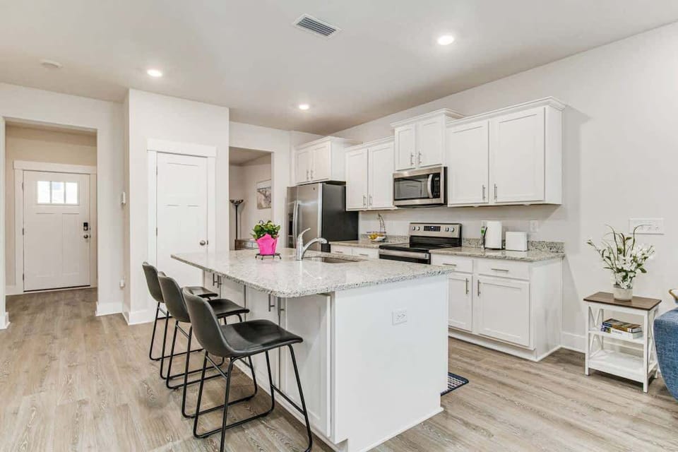 Kitchen with Island