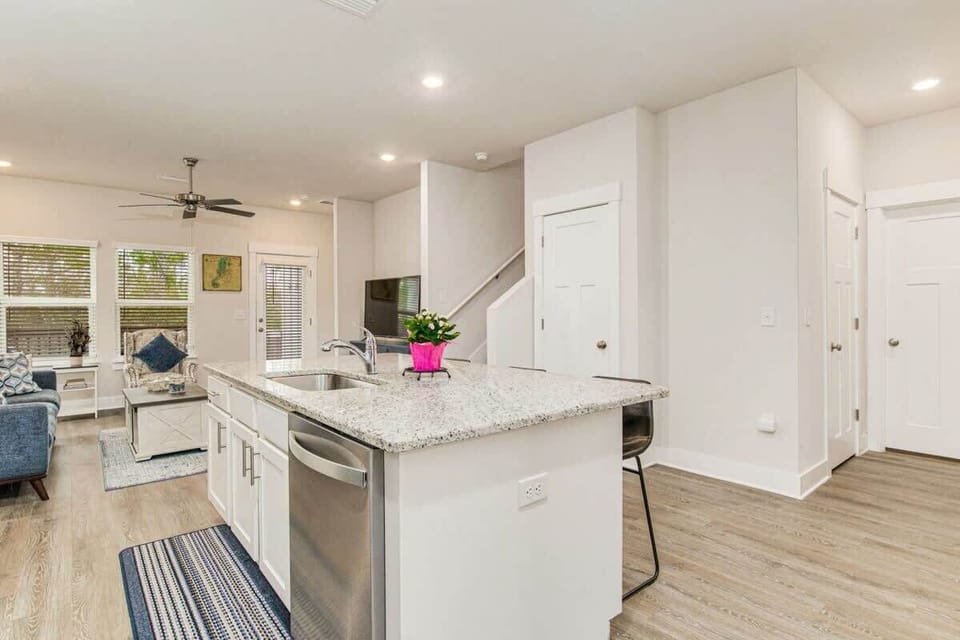 Kitchen with Island