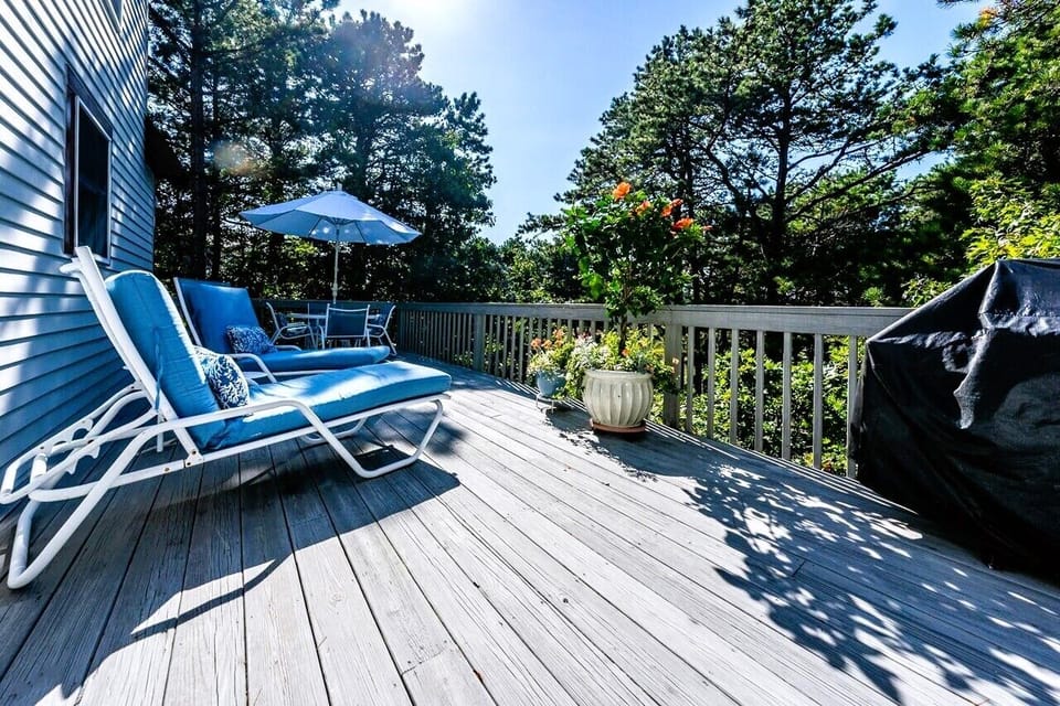 Patio furniture and grill 