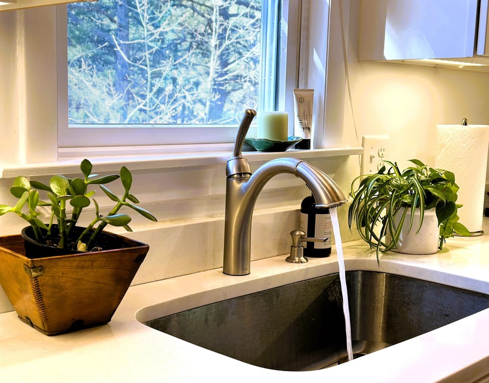 Updated and clean kitchen