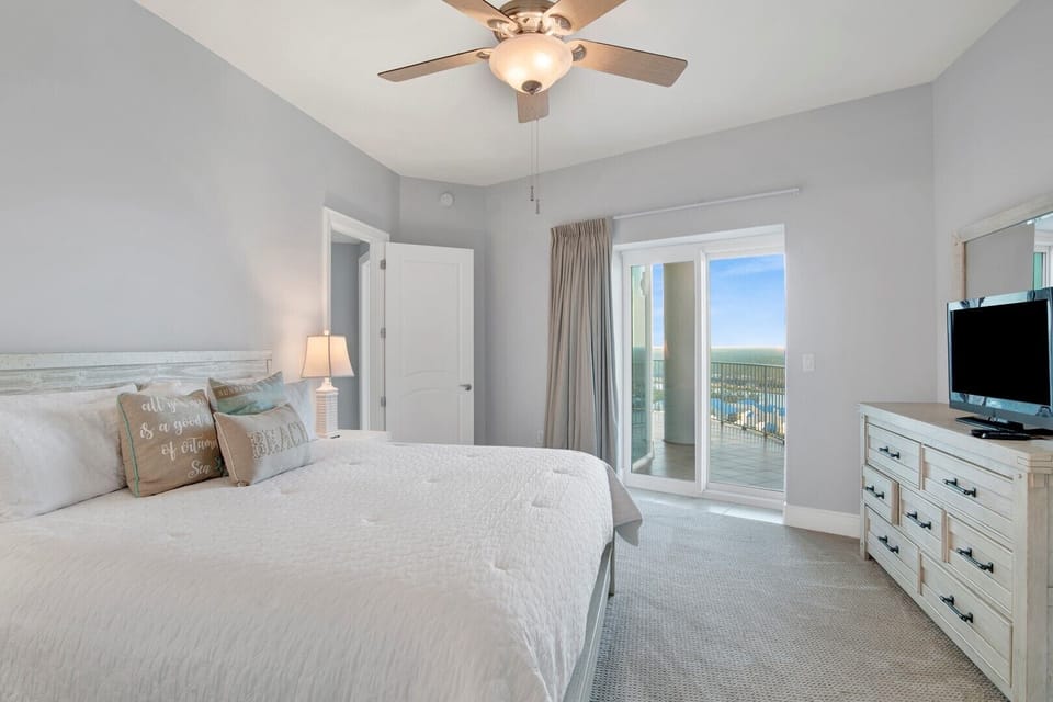 Guestbedroom 3 with King Bed- Cotton Bayou Views