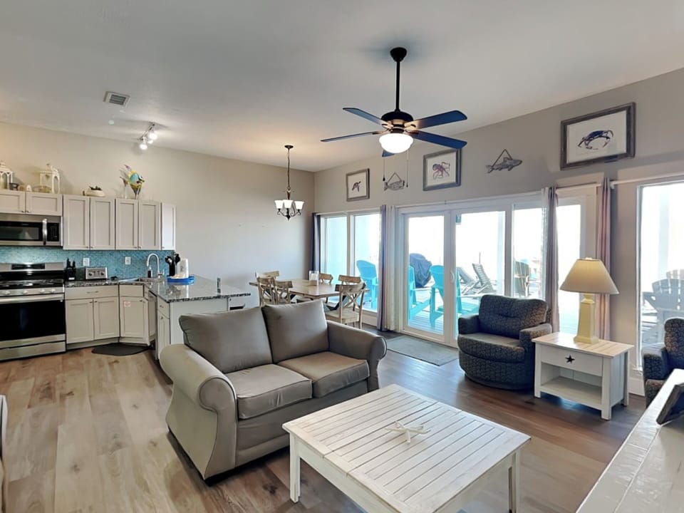 Living Area, First Floor