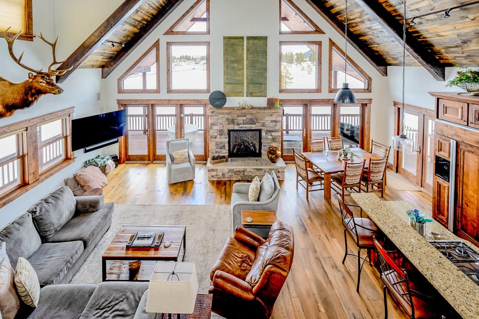 Our charming and inviting living space offers the perfect trifecta of openness, airiness, and coziness for your entire group to unwind and relax.