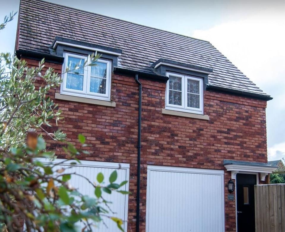 Meadow Wood Mews apartment with private entrance