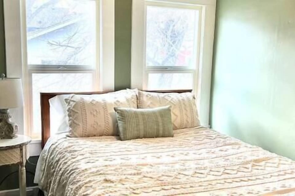 2nd Bedroom, queen bed, closet & dresser.