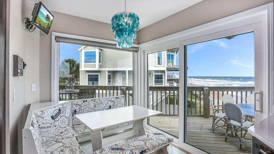 Breakfast nook