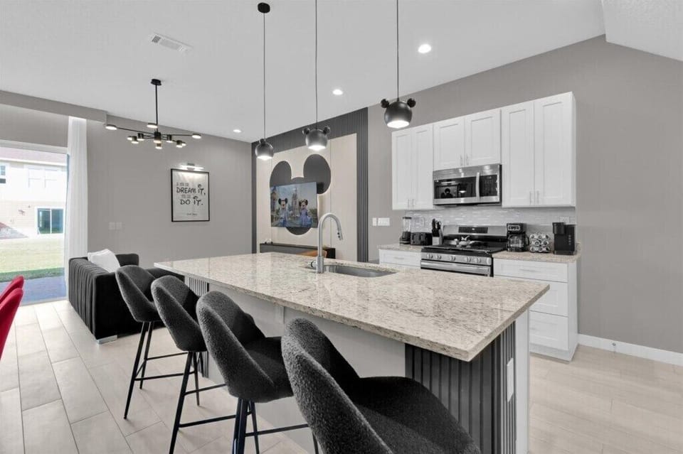 7518 Sunflower Circle (8).jpg