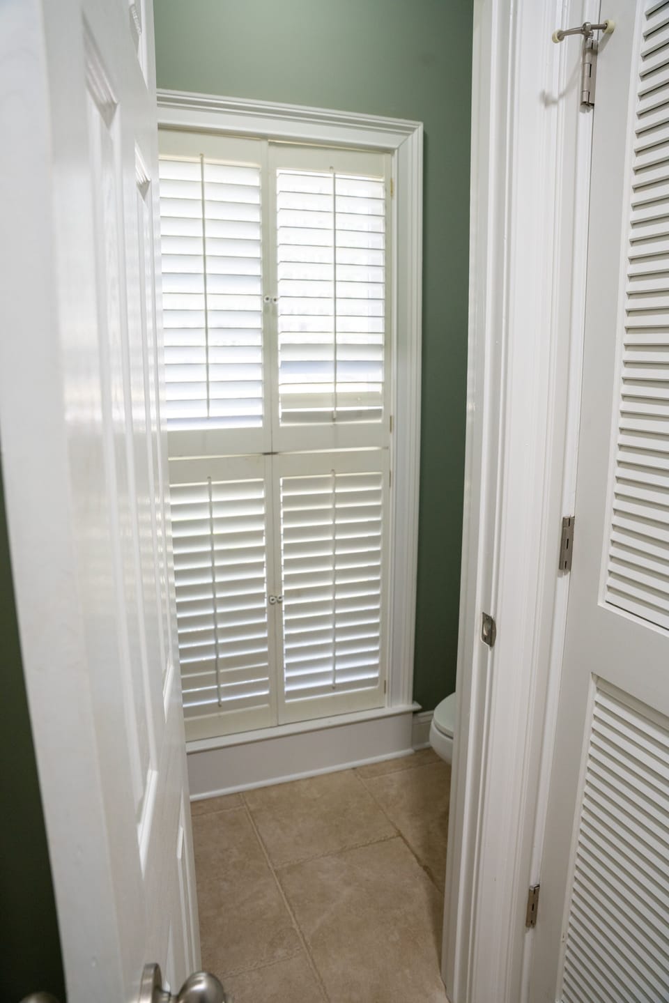 Half Bathroom Toilet & Sink