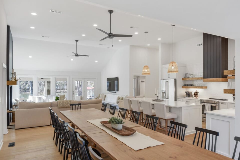 Stately dinning room table perfect for a family gathering