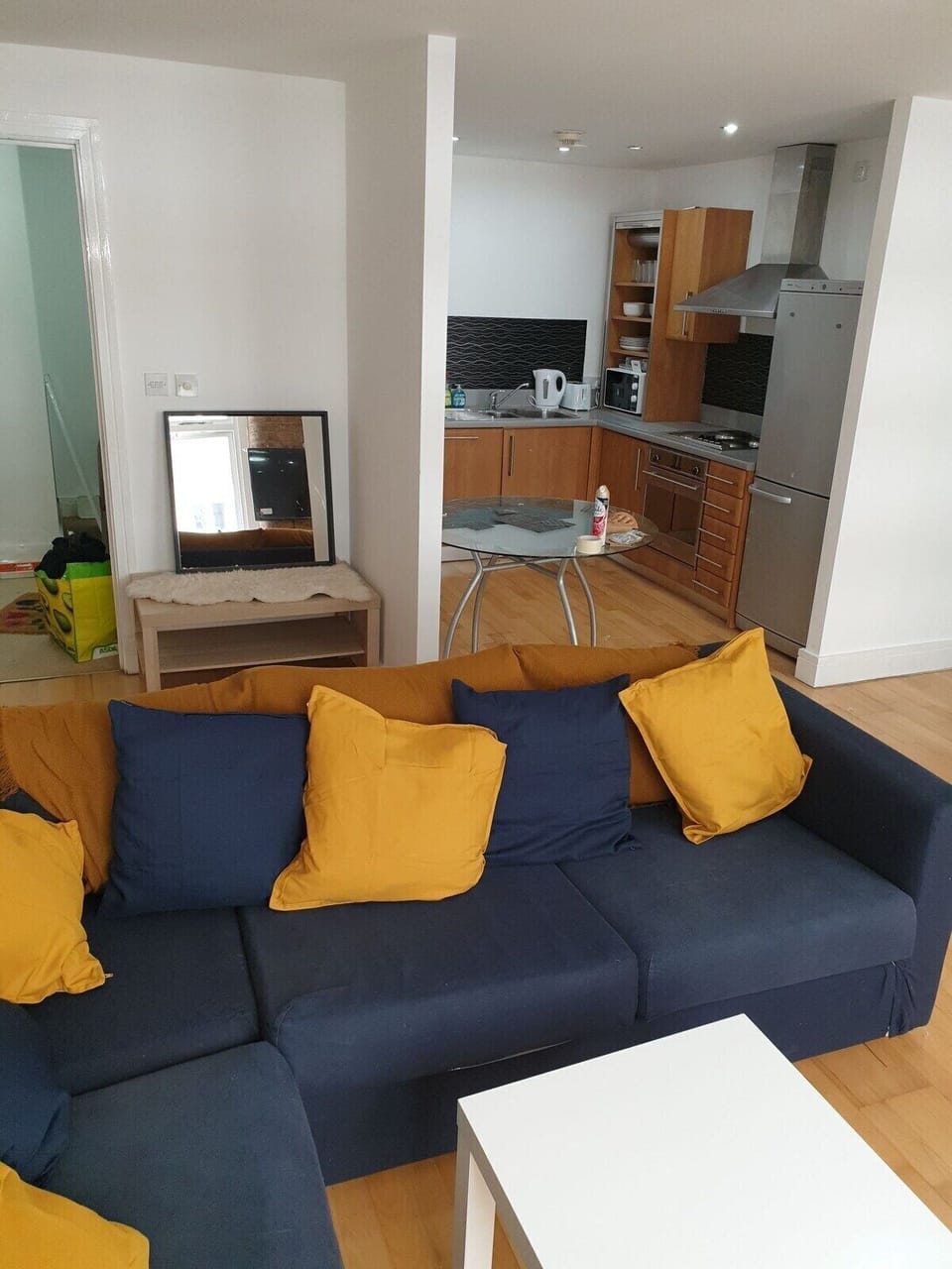 Living Room / Lounge