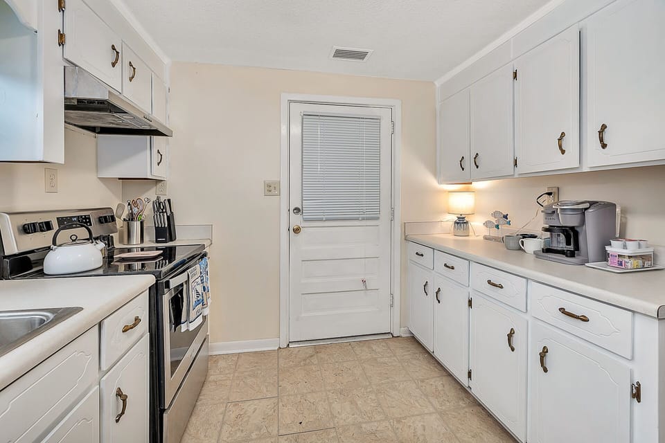 Fully-equipped kitchen ready for your culinary creations.